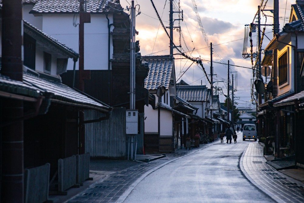 篠山城下町飯店 NIPPONIA 400 年城下町，篠山口站有接送車