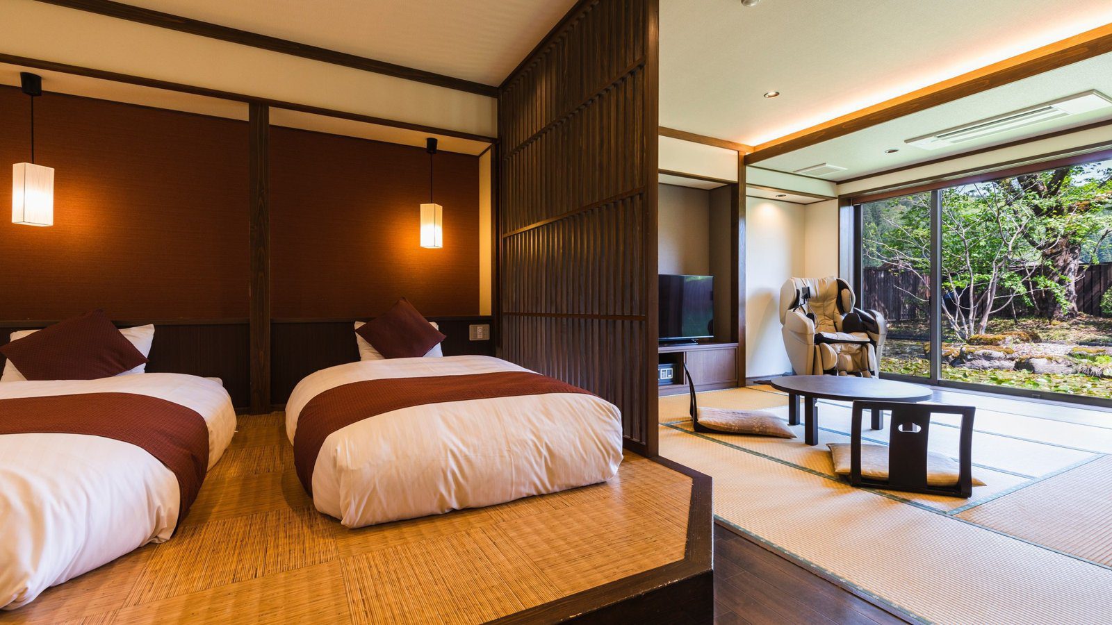 小野川溫泉 河鹿莊 附源泉放流露天風呂的 Junior Suite 和摩登雙床房