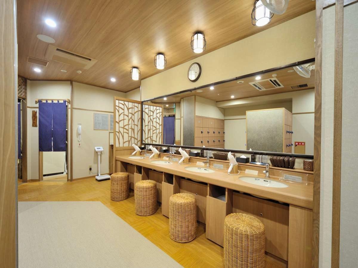 御宿 野乃富山 浴場的梳妝檯