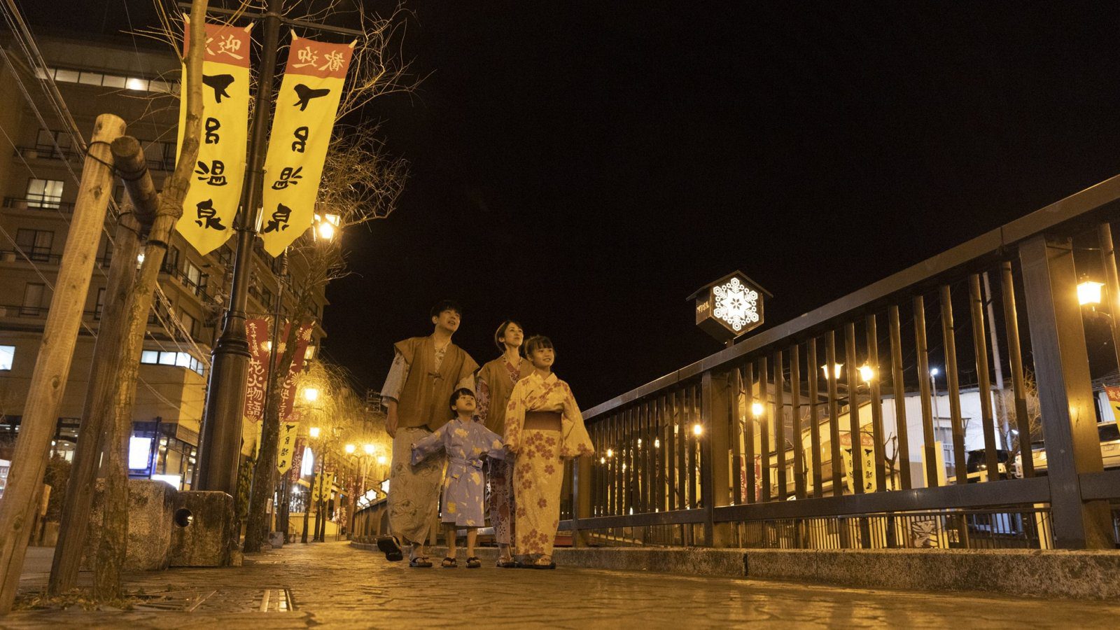 下呂溫泉 Premium 下呂本館 夜晚的下呂溫泉街