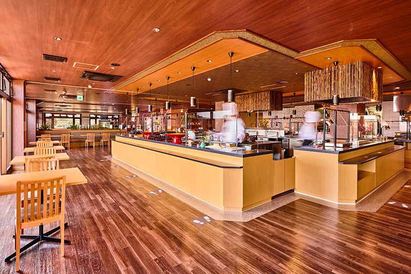 鐵輪溫泉 Premium 風月飯店 木地板的自助餐廳「KUBERI」