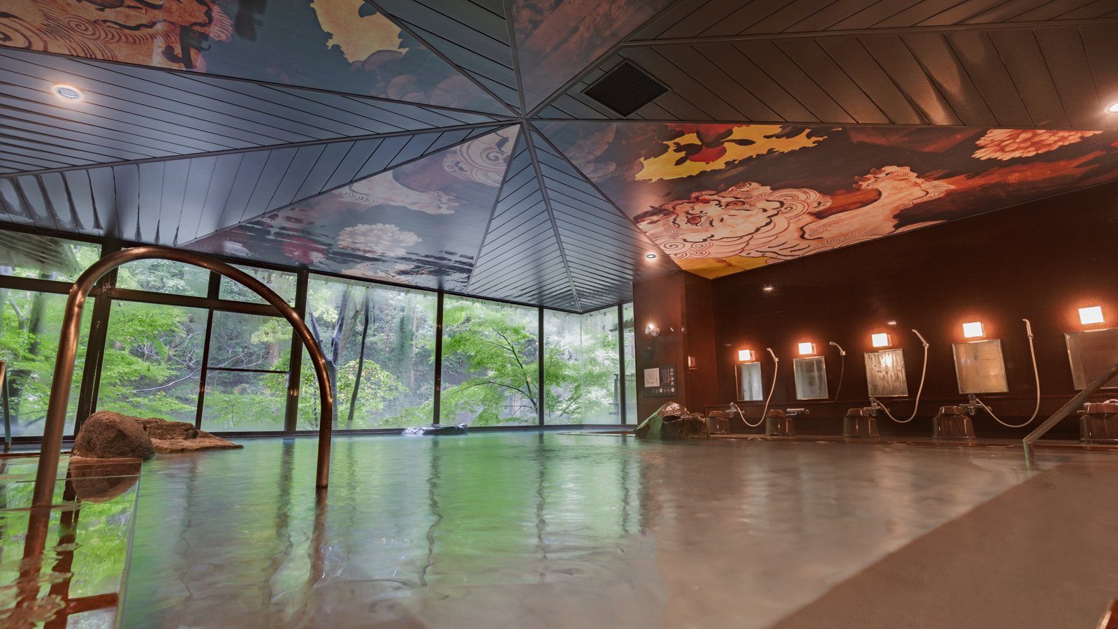 山中溫泉 Premium よしのや依綠園 天井畫下的大浴場