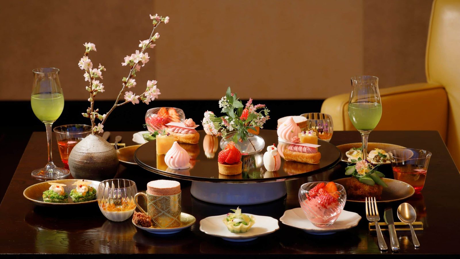 京都柏悅酒店 The Living Room 的季節下午茶