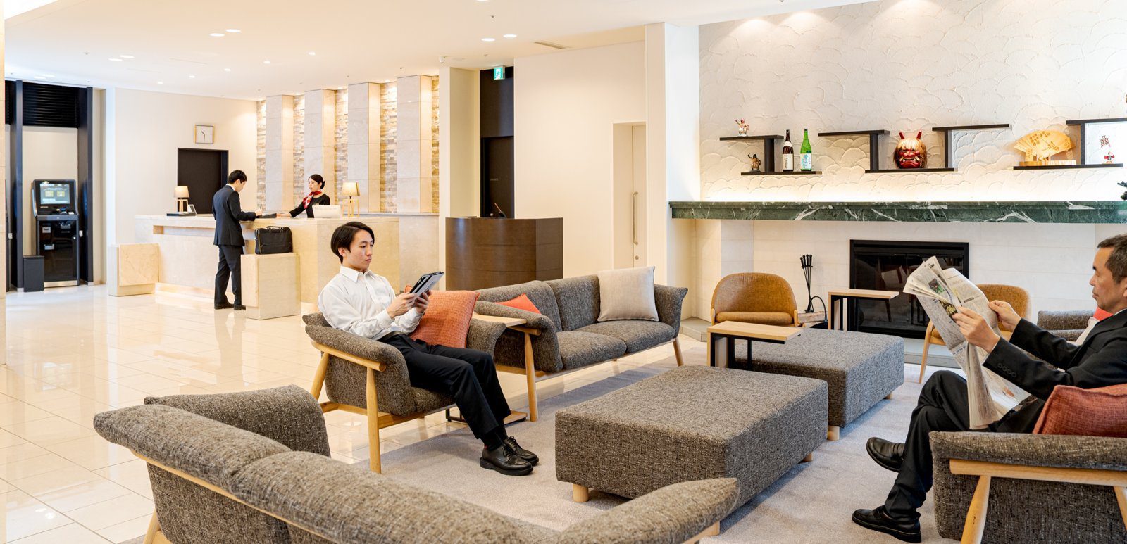 Richmond Hotel 秋田站前 一樓大廳與休憩區