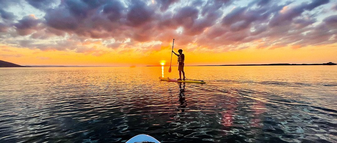 佐呂間湖 鶴雅度假村 SIRI 的佐呂間湖 SUP 體驗（期間限定）
