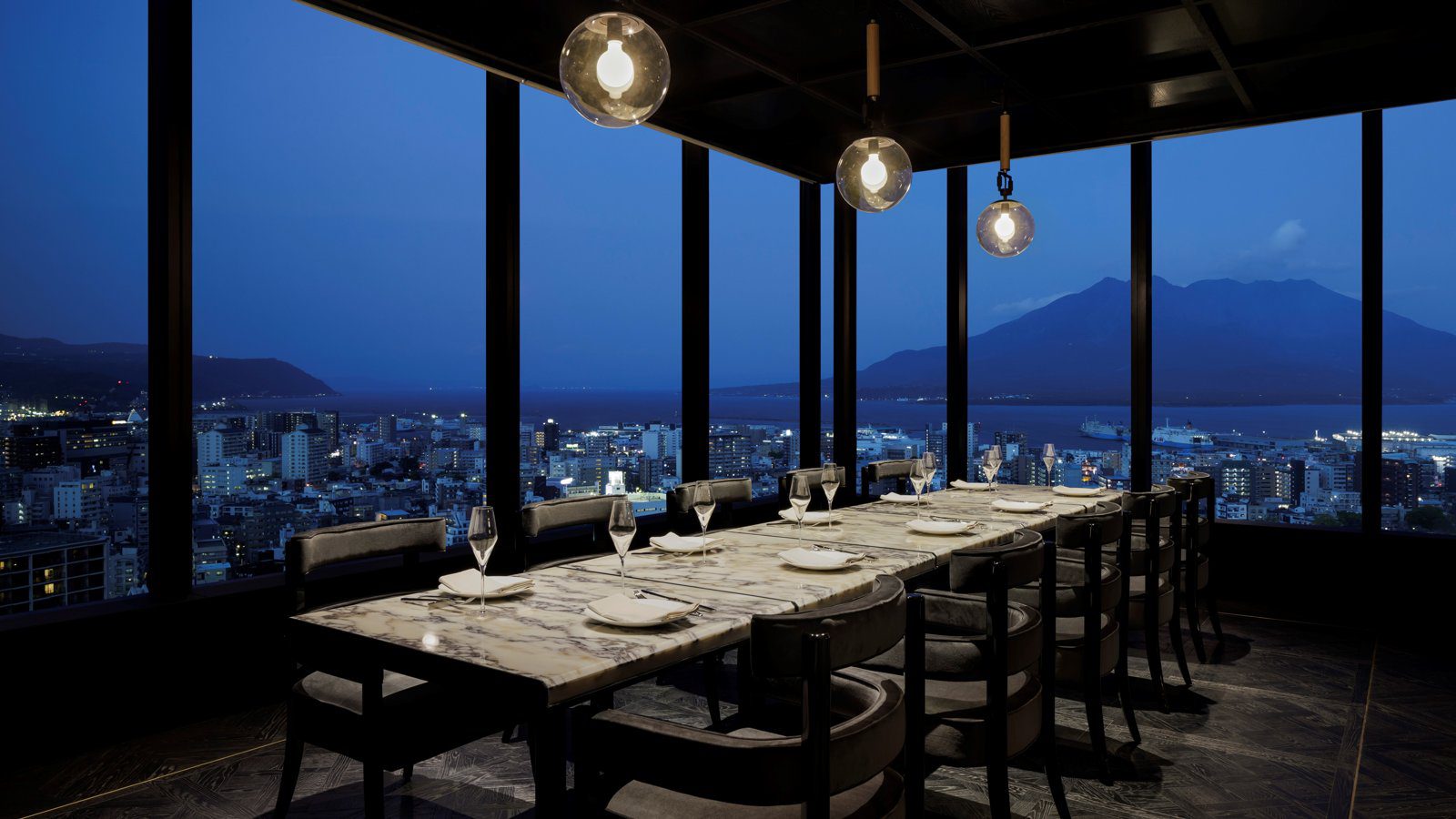 鹿兒島喜來登酒店 最上階 FLYING HOG GRILL 與櫻島夜景