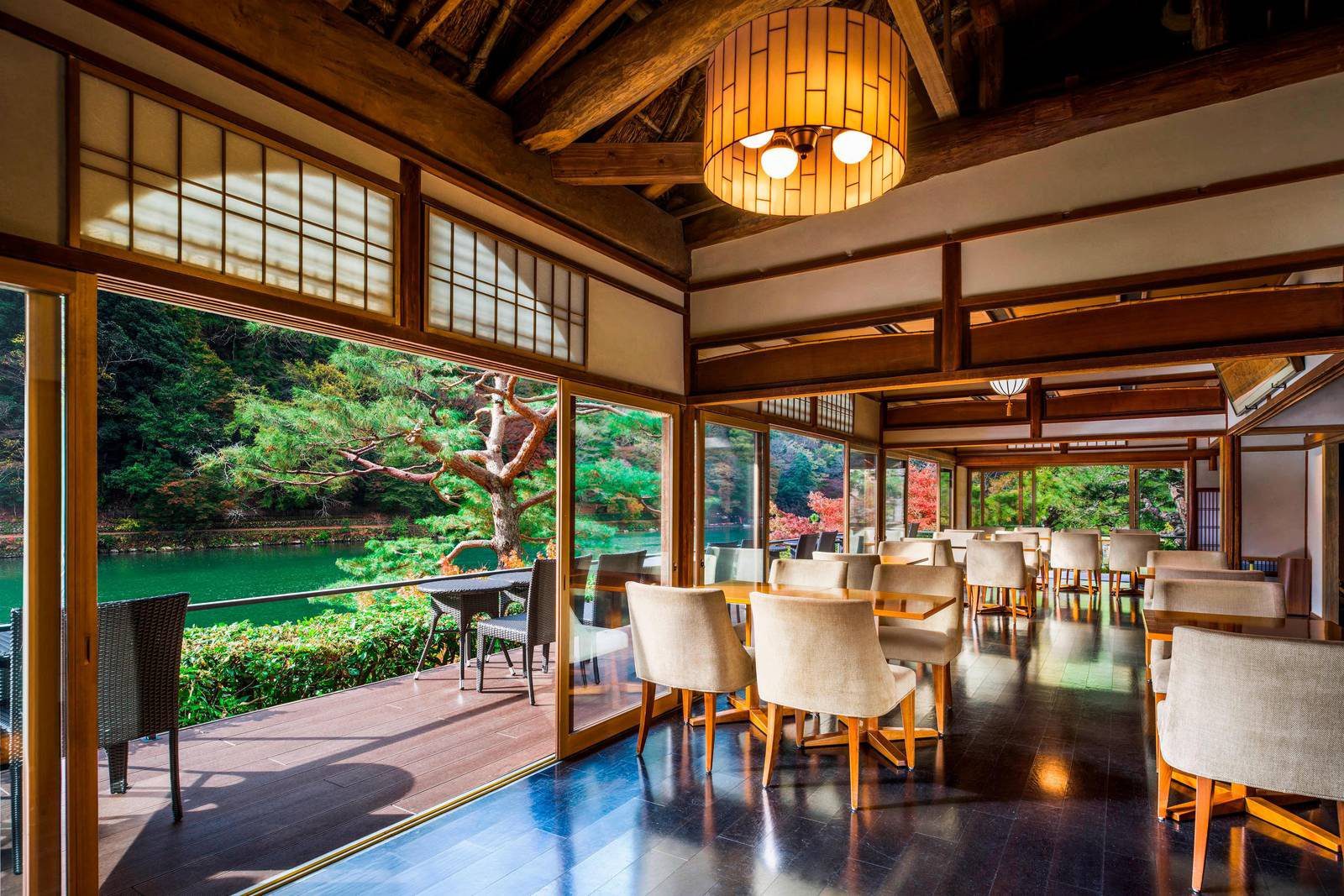 京都翠嵐豪華精選酒店 茶寮八翠面向保津川的座位