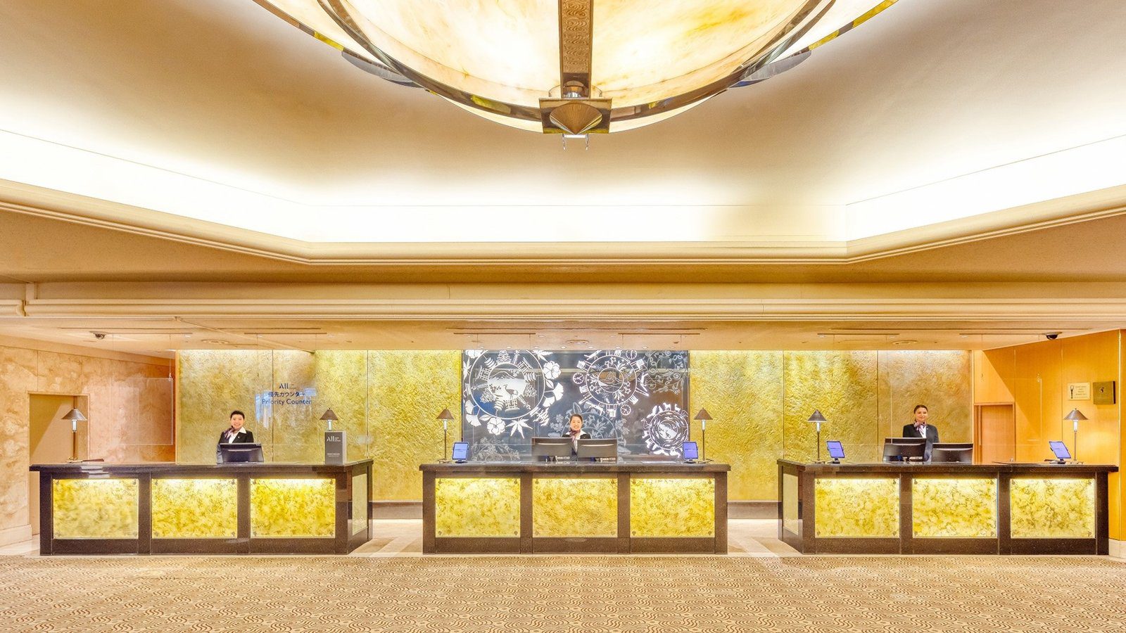 大阪南海瑞士酒店 大廳櫃台