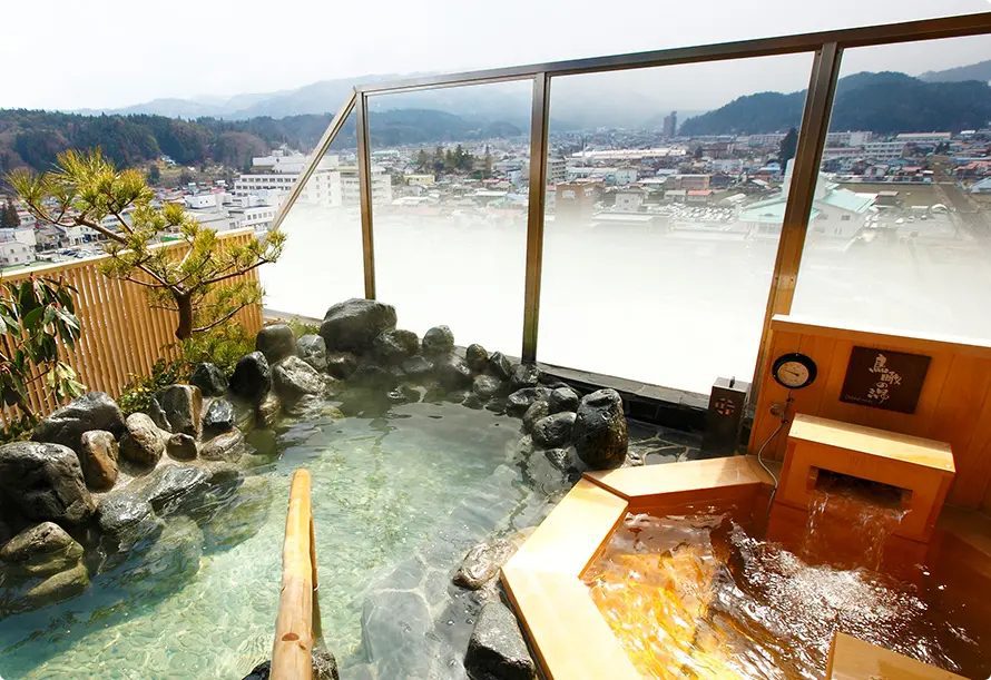 飛驒花里之湯 高山櫻庵 13 樓的展望露天風呂