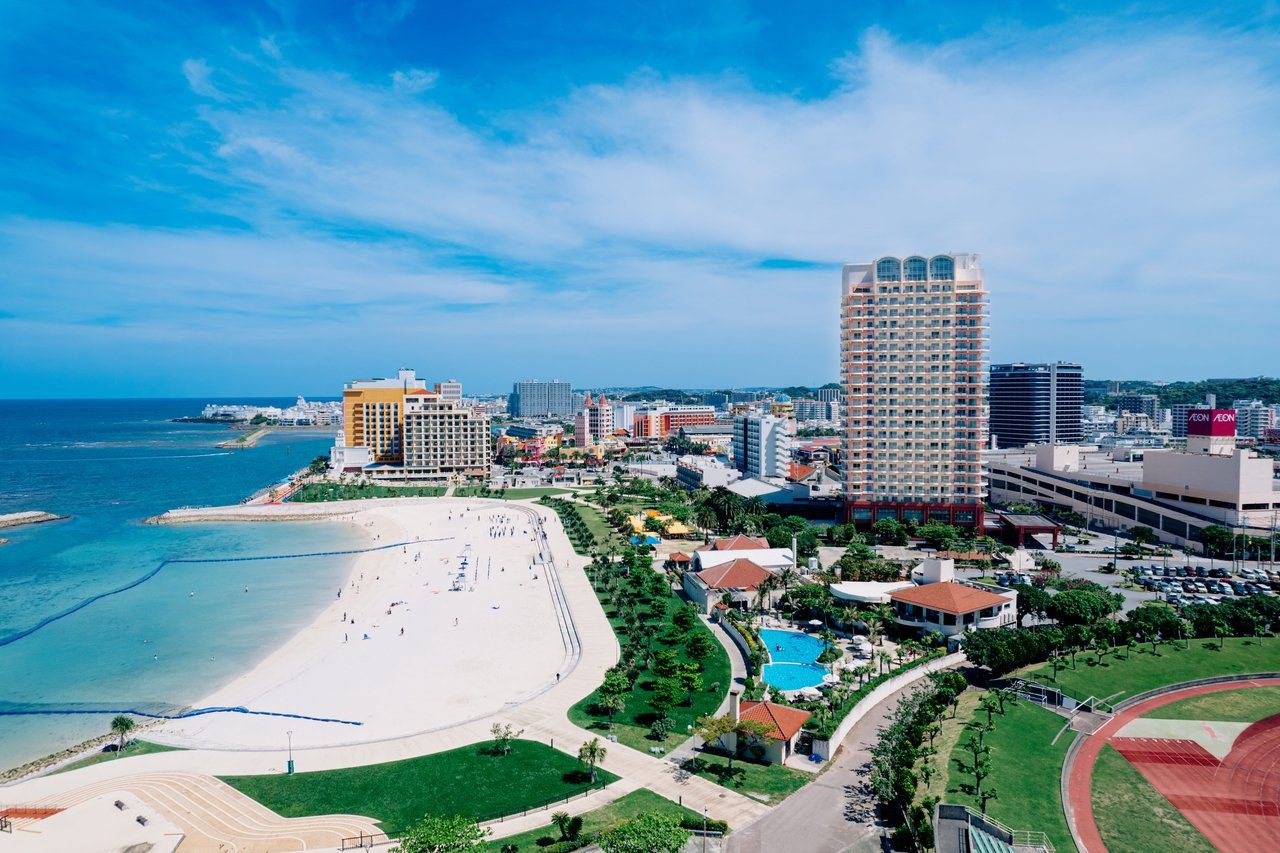 The Beach Tower 沖繩 飯店高樓、日落海灘與北谷海岸空拍