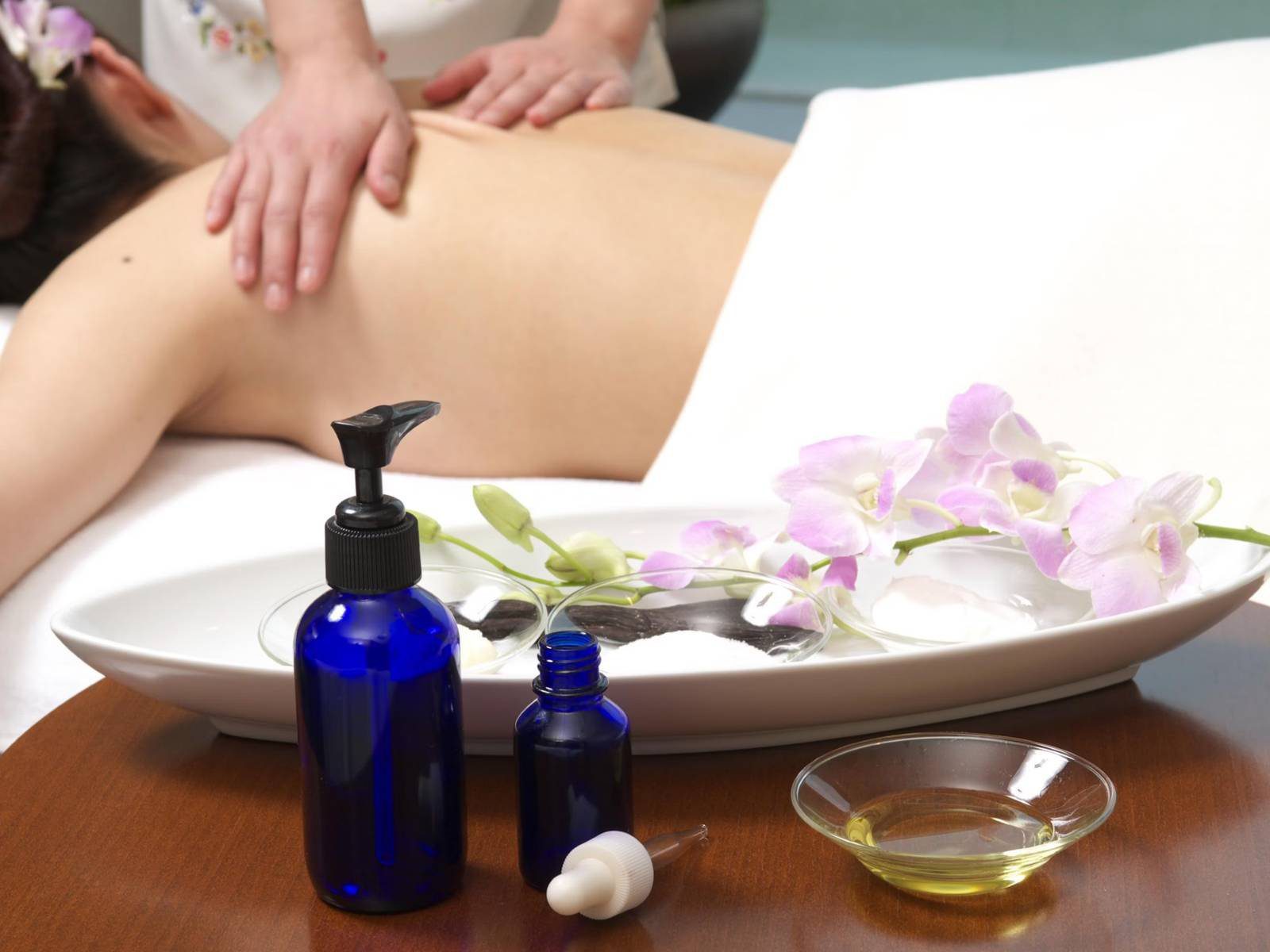 洞爺溫莎酒店 WINDSOR BLOOM SPA 的精油按摩療程
