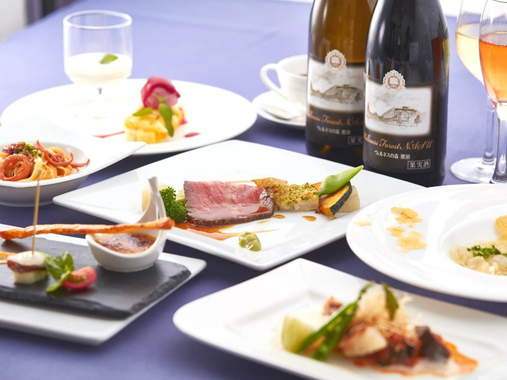 Wellness 之森 那須 法式套餐的烤牛肉、前菜與葡萄酒