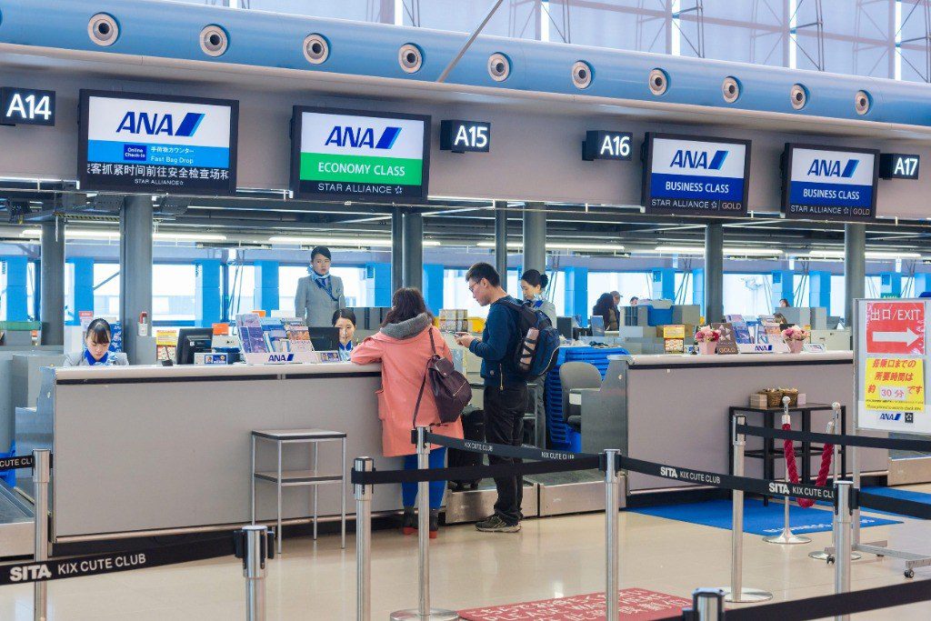 日本國際機場航空公司登機報到與行李託運櫃檯實景