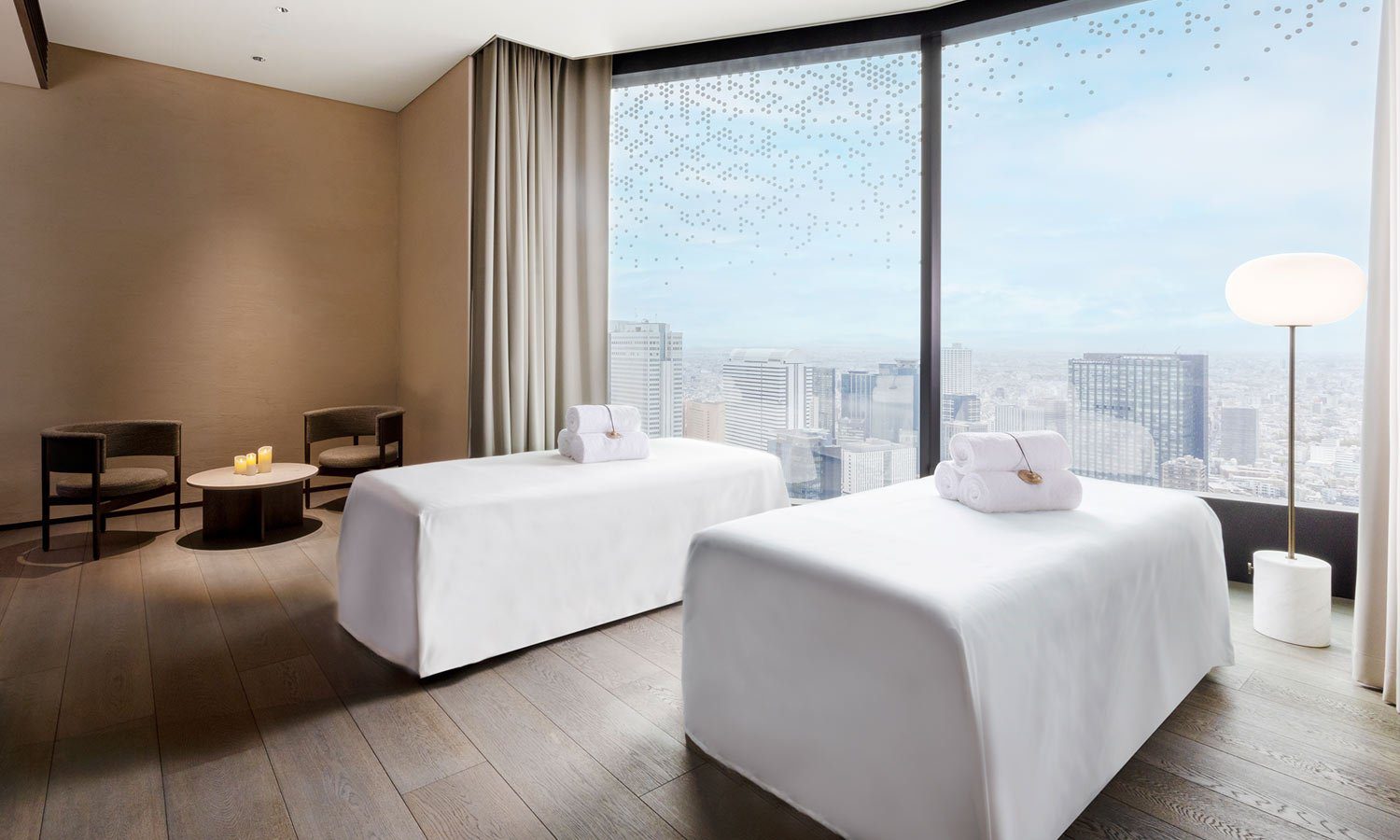 BELLUSTAR TOKYO SPA sunya 面向市景的療程室