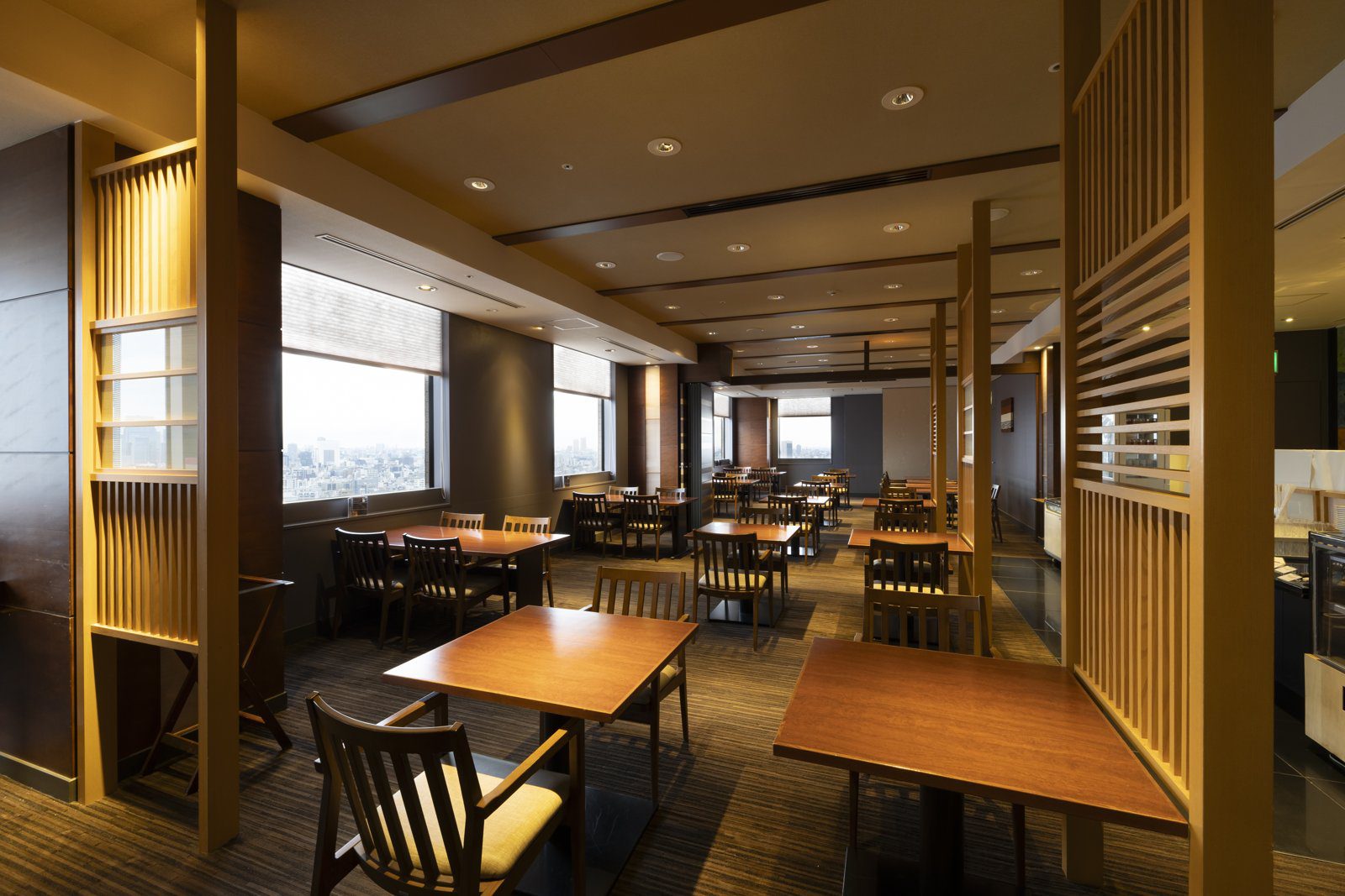 第一飯店兩國 25 樓日本料理さくら的用餐區