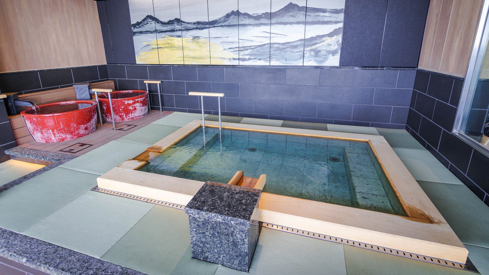 函館湯之川溫泉 海與燈 大浴場的畳風呂