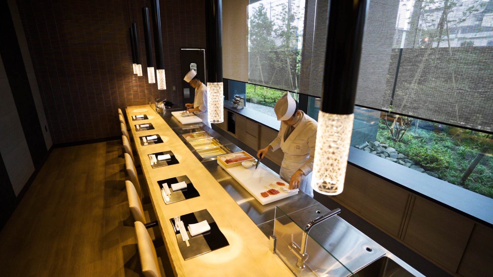 函館湯之川溫泉 海與燈 雲波的用餐空間