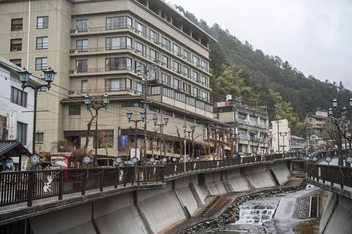 下呂溫泉街與飛驒川畔溫泉旅館