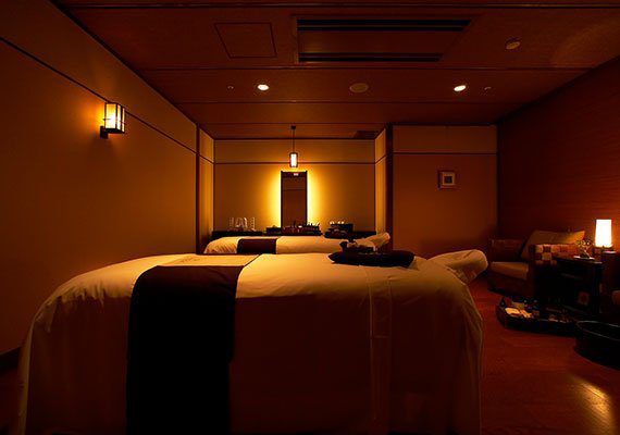 伊豆北川溫泉 望水 HEAVENLY SPA GECCA 的療程室