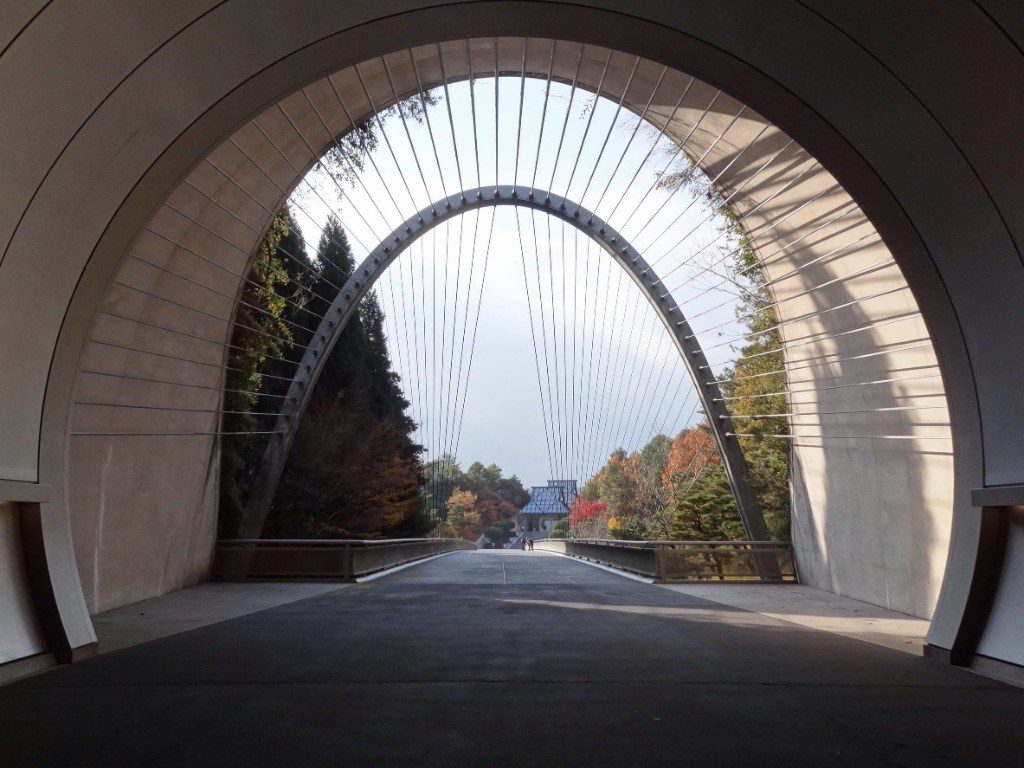 滋賀信樂MIHO美術館 圓拱隧道與斜張橋桃花源建築實拍