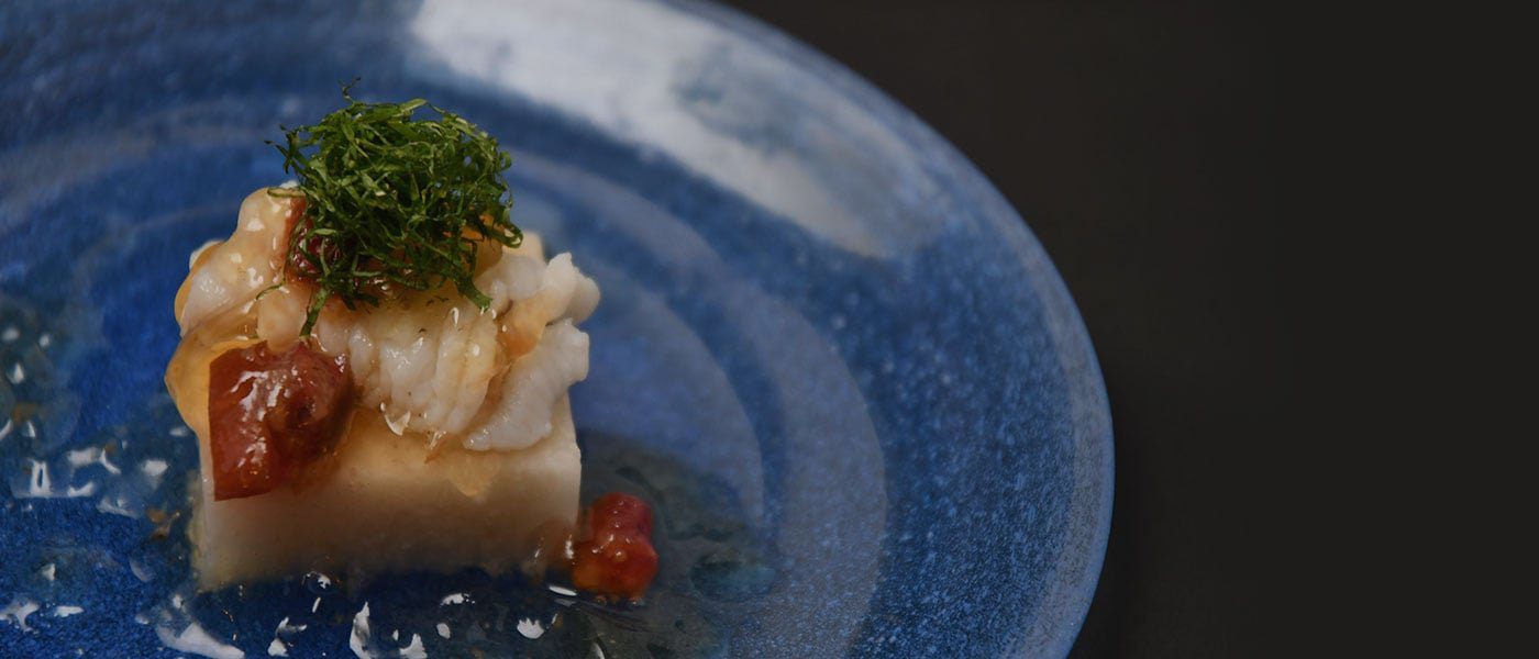 霧島溫泉 妙見石原莊 盛在作家器皿裡的料理