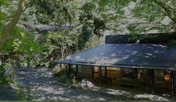 霧島溫泉 妙見石原莊 樹林環繞的旅館建築