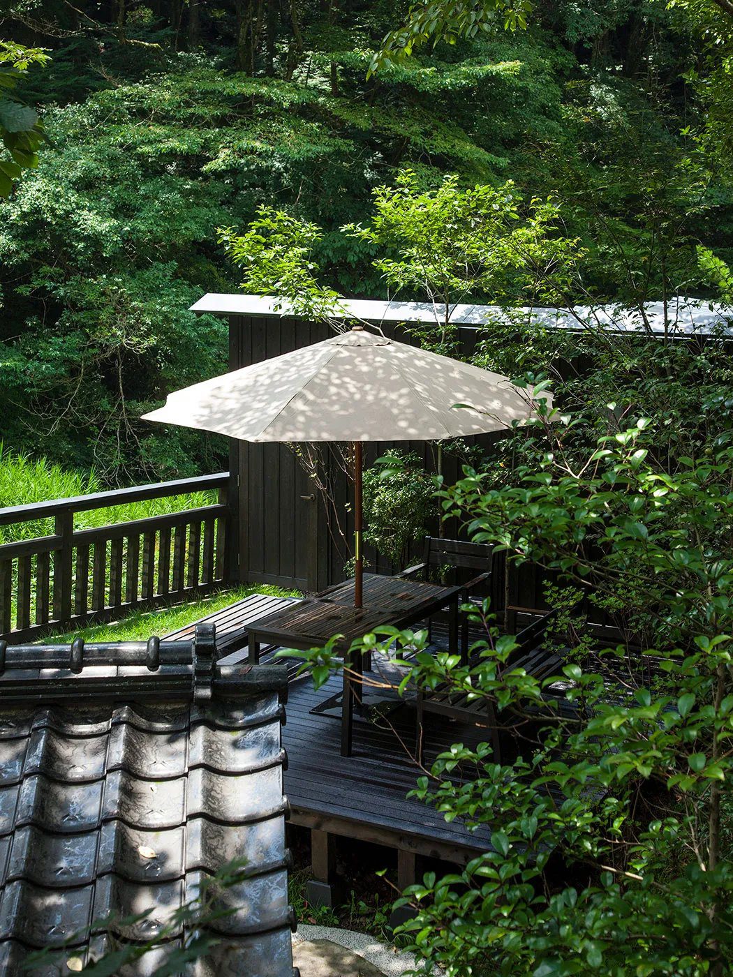 黑川溫泉 旅館 山河 庭院的休息處