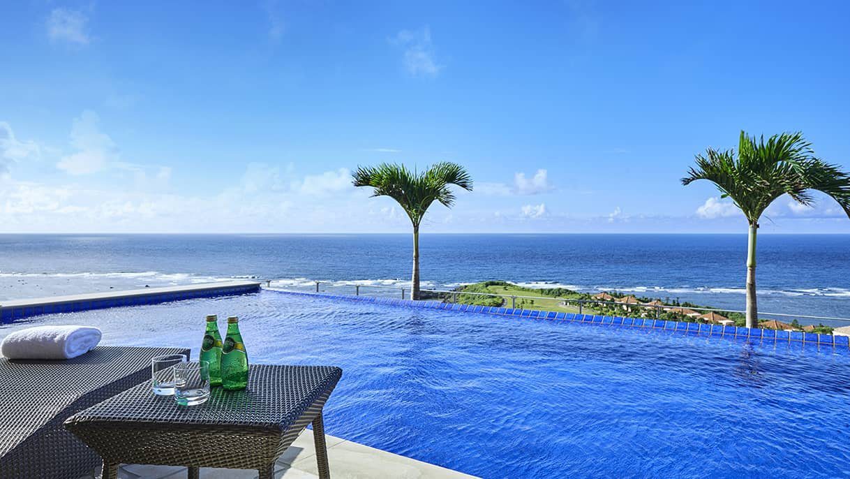宮古島 Hotel Shigira Mirage 面向水平線的泳池
