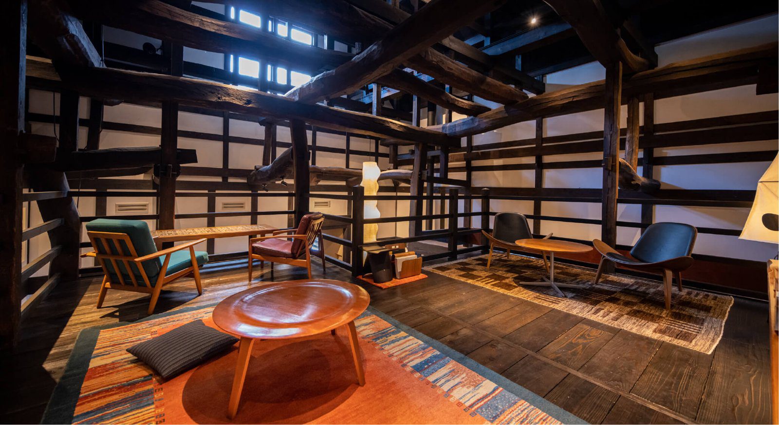 里山十帖 新潟南魚沼 休息室「小屋組み」