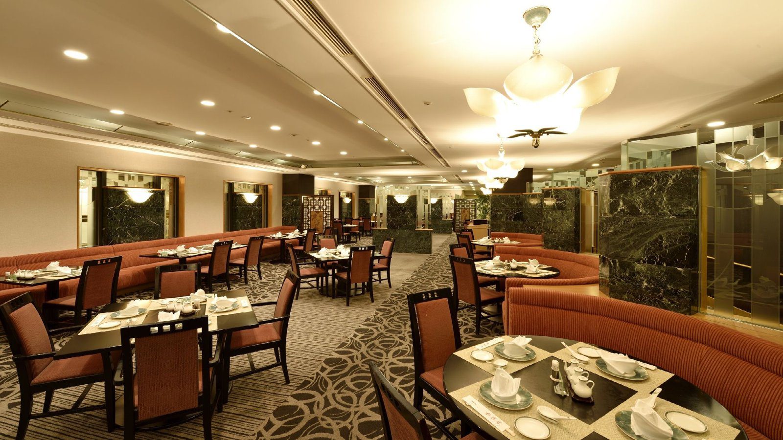 濱松大倉酒店 2 樓中國料理桃花林用餐區
