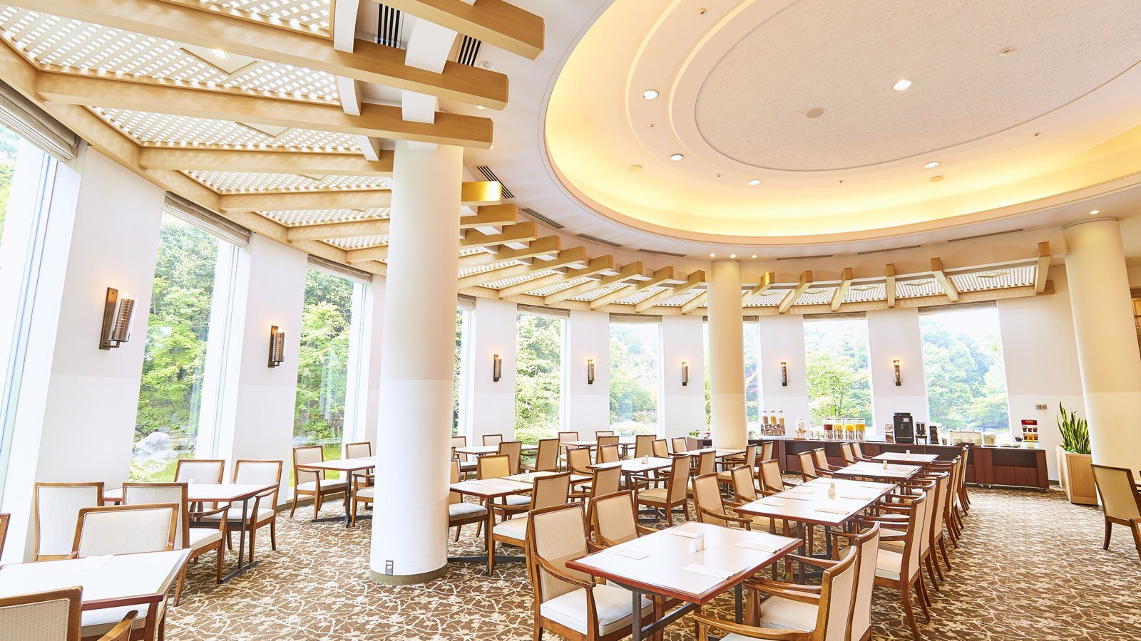 千葉科技園區大倉酒店 面向中庭的 Camellia 餐廳