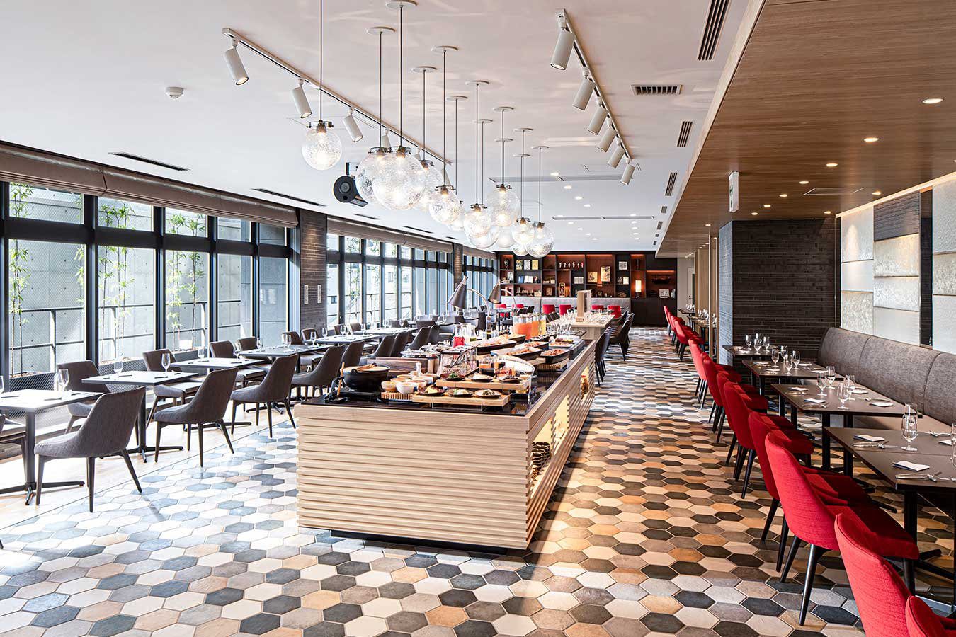 京都麗嘉 GRAN 酒店 3 樓餐廳早餐自助區