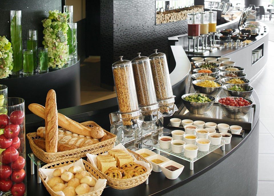 廣島麗嘉皇家酒店 1 樓 Dining Luore 早餐自助餐檯