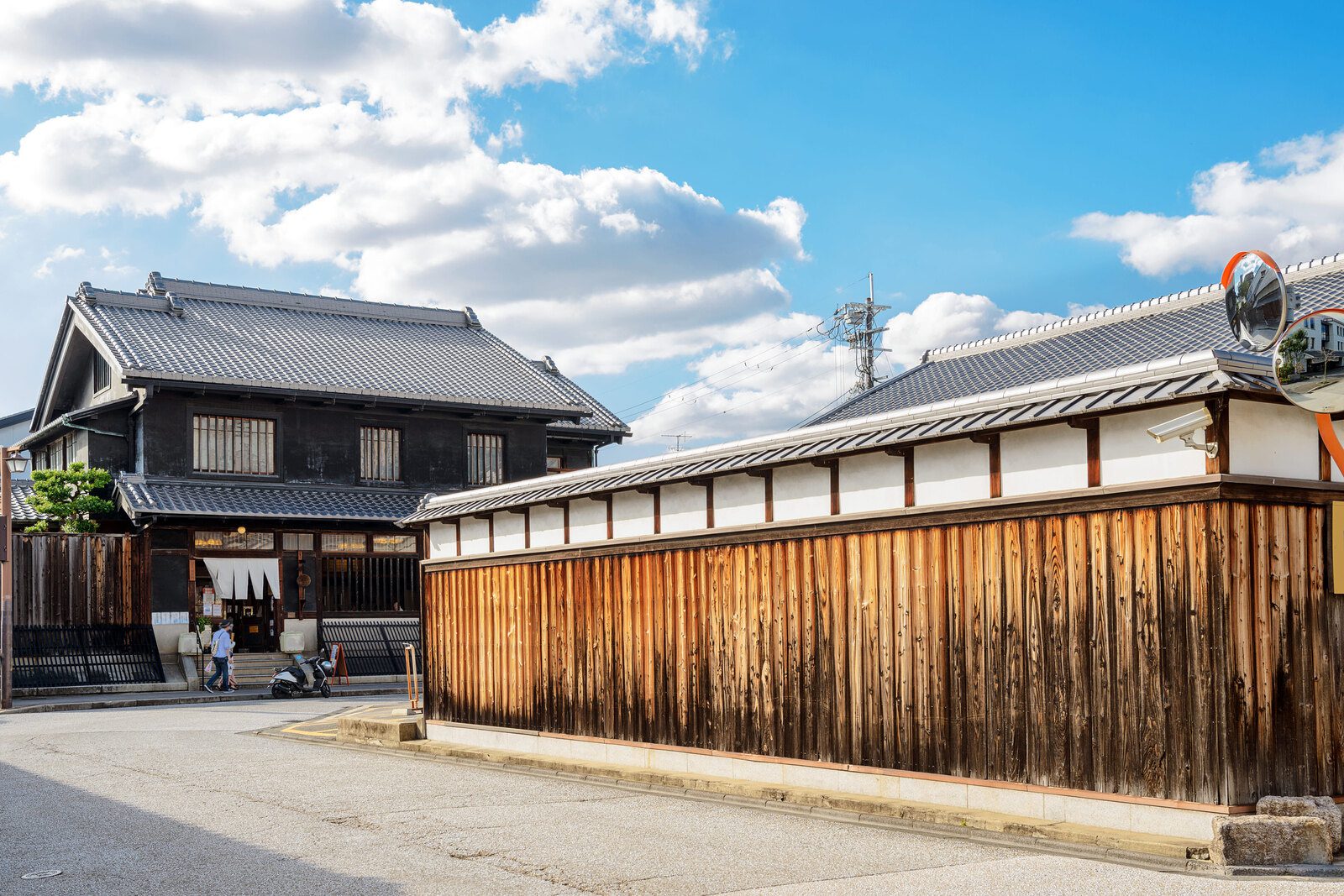 日本傳統酒藏建築與木造圍牆實拍