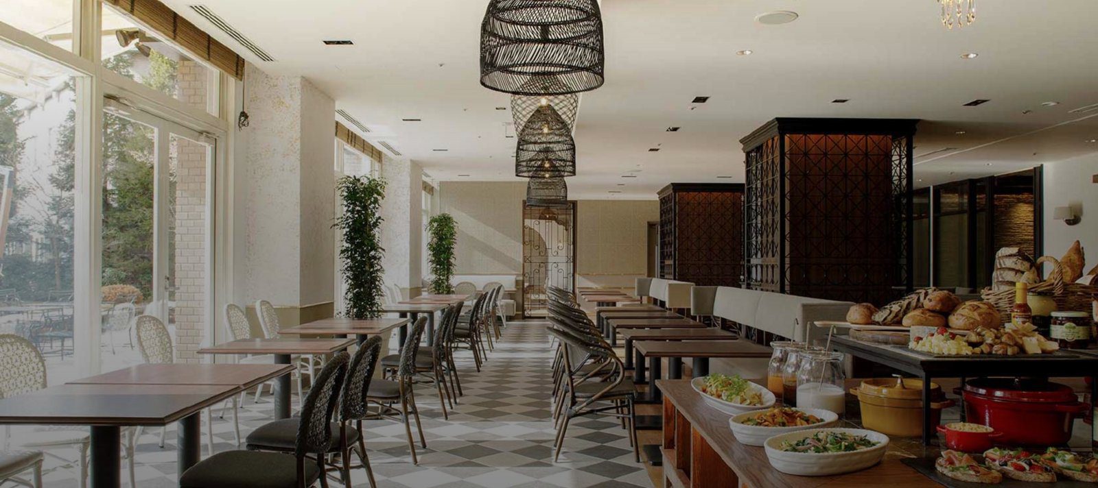 仙台皇家花園飯店 面向庭園的 Chef's Terrace 用餐區