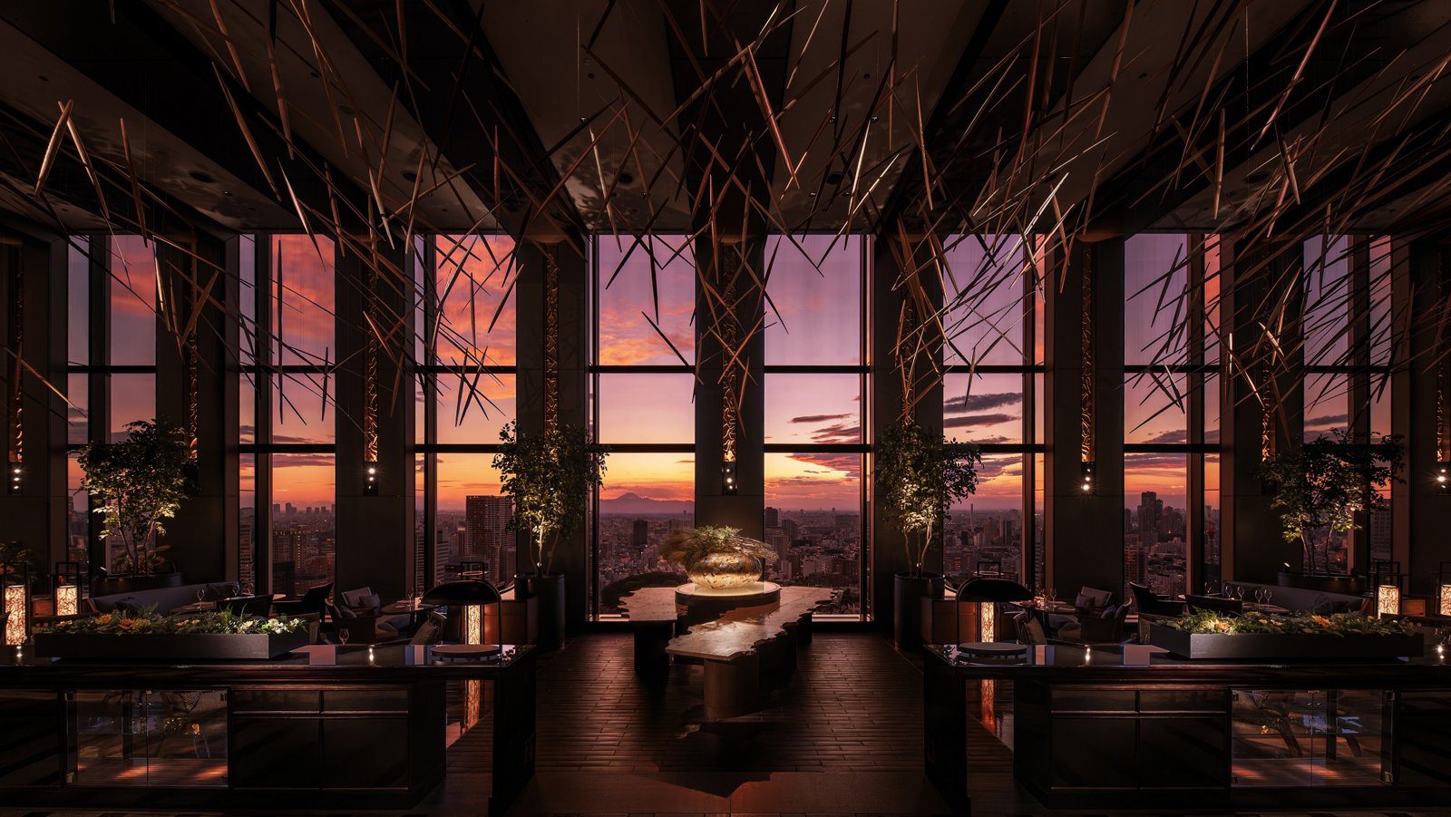 品川王子大飯店 39 樓 SHIZUKU LOUNGE 的黃昏窗景