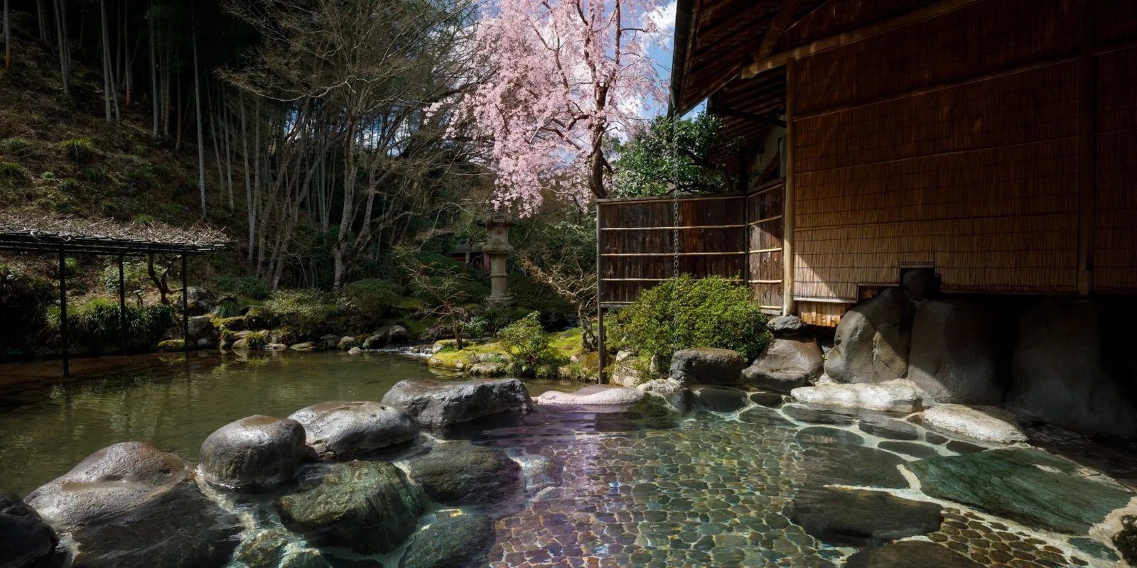 修善寺 あさば 野天風呂(春)