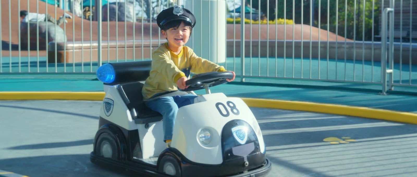鈴鹿賽道樂園 孩子獨自駕駛警車造型小車