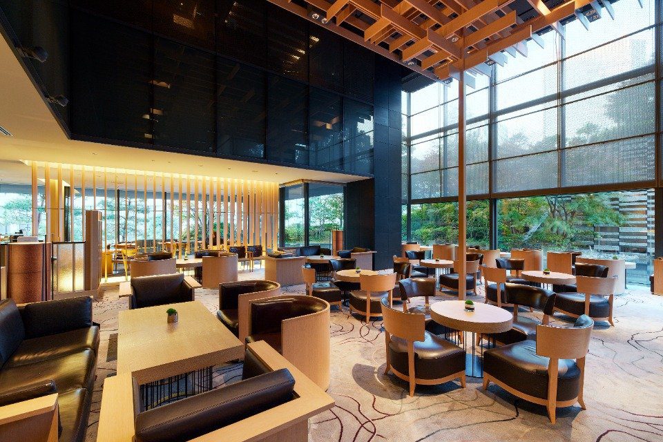 東京凱彼德東急大酒店 面向庭園綠意的挑高 Lounge ORIGAMI