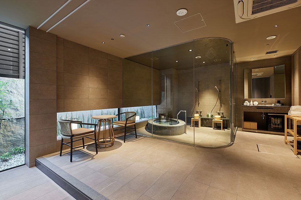 THE HOTEL HIGASHIYAMA KYOTO TOKYU 住客包租 SPA 的浴池與休息區
