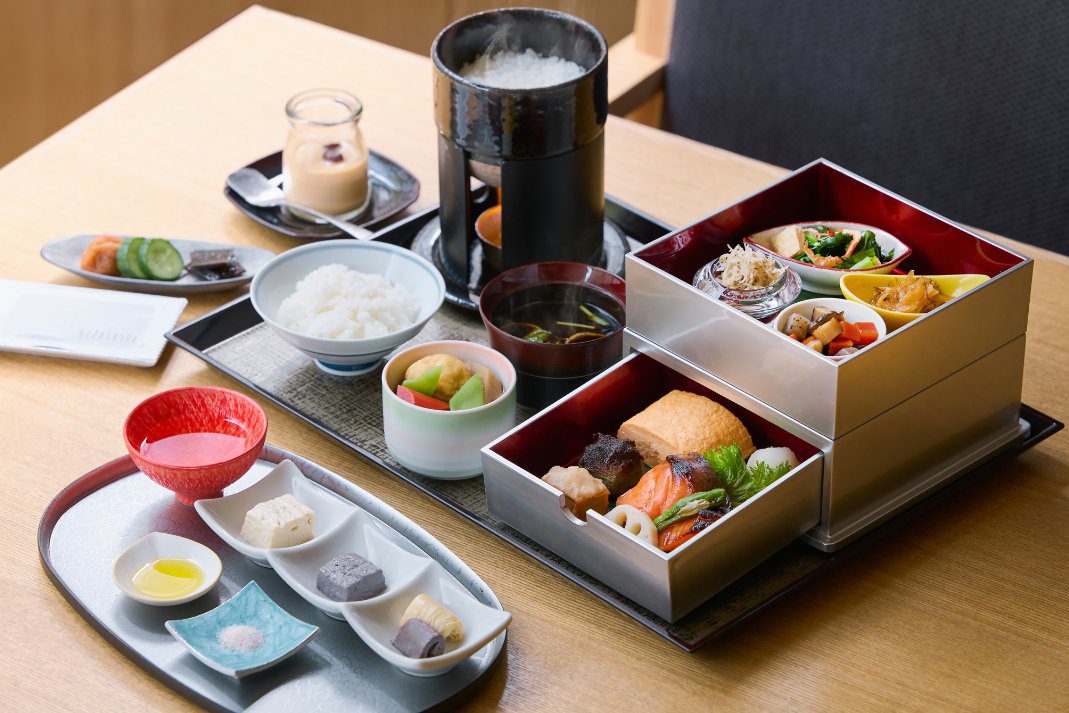 THE THOUSAND KYOTO KIZAHASHI 和朝食御膳