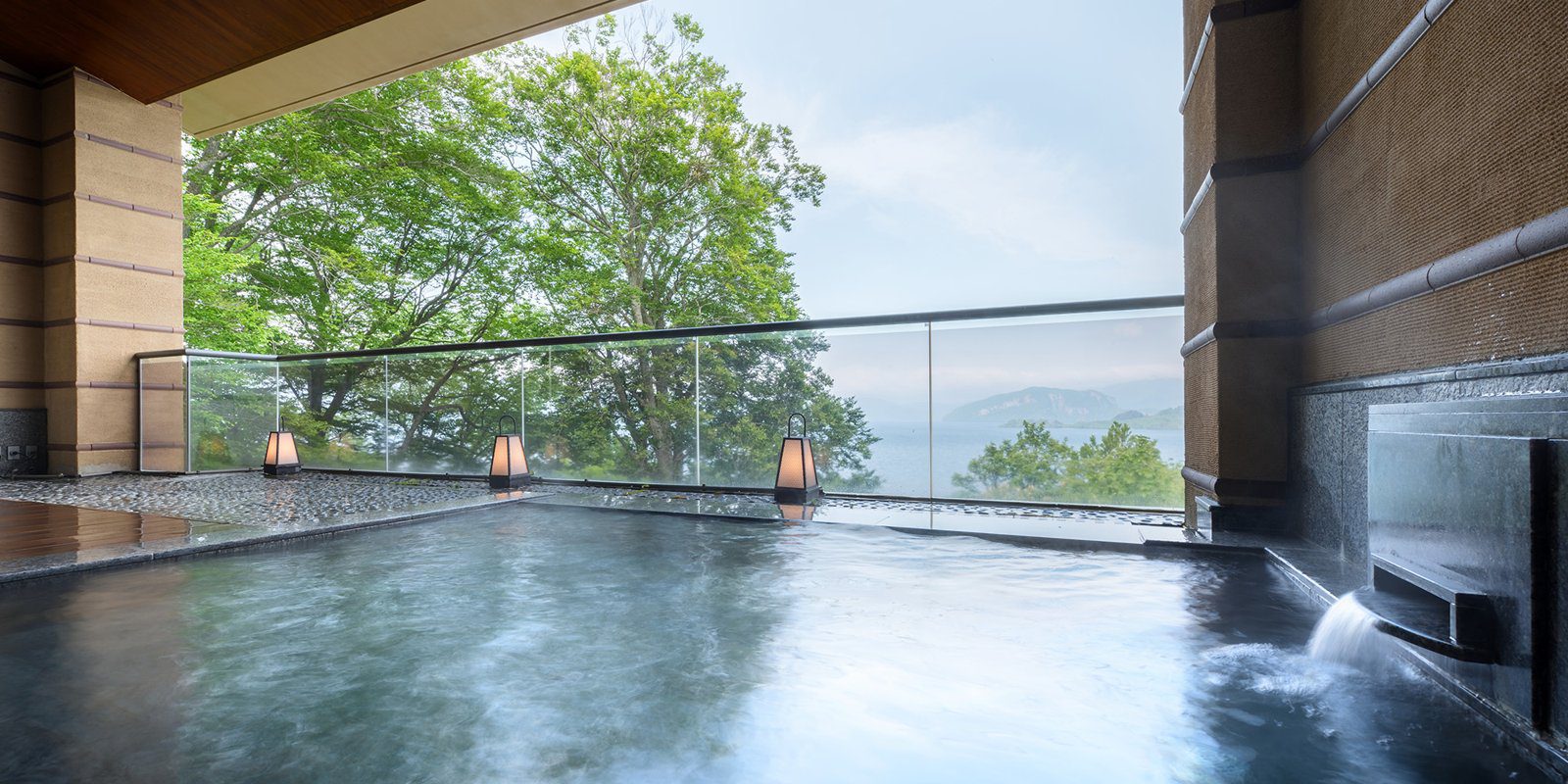 十和田飯店 大浴場展望露天風呂與湖景