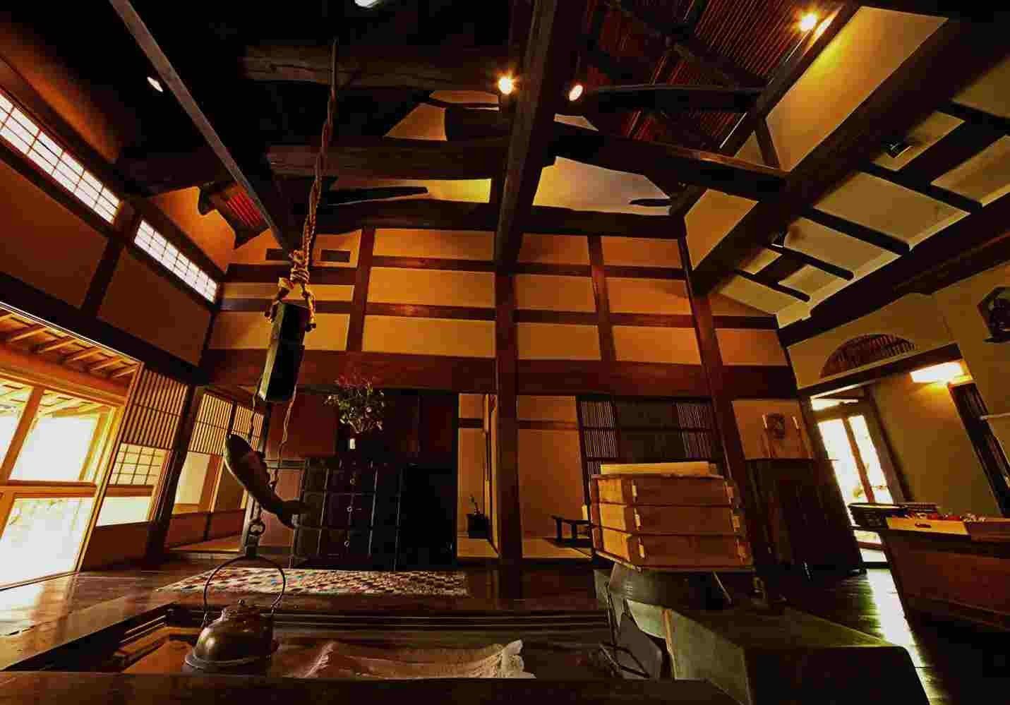 由布院 山莊無量塔 茶寮 柴扉洞的店內